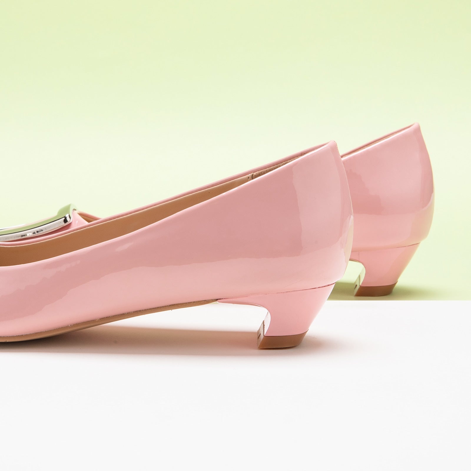  Pink Trapezoidal Buckle Low Heels, featuring delicate details for a polished and sophisticated style