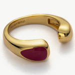 Sculptural Onyx Ring in purple, a refined and elegant choice that brings a touch of royalty to your ensemble.