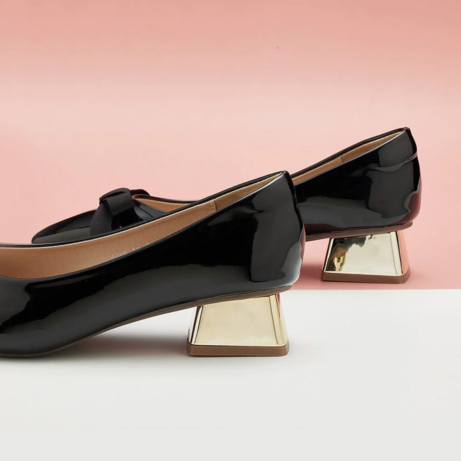 Block Heel Pumps in Black with patent leather, a minimalist and stylish addition to your footwear collection