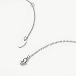 Emerald Agate Pendant Necklace, symbolizing timeless beauty, this necklace features a stunning agate pendant in a captivating emerald hue, expressing enduring elegance.