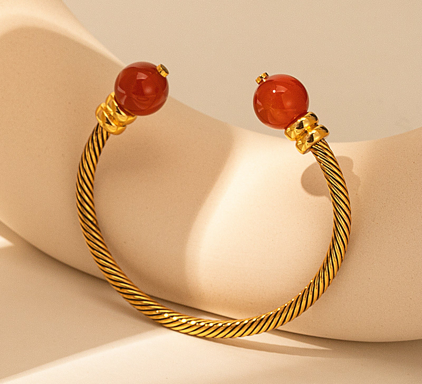 Vintage Agate Bracelet, sculpted to perfection with gold details, this bracelet showcases the opulence of red agate gemstones, making it a statement piece for any occasion