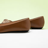 Pointy Bow Flats (Aida)
