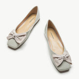 Square flats in a refreshing grass-green color with a stylish bowknot.