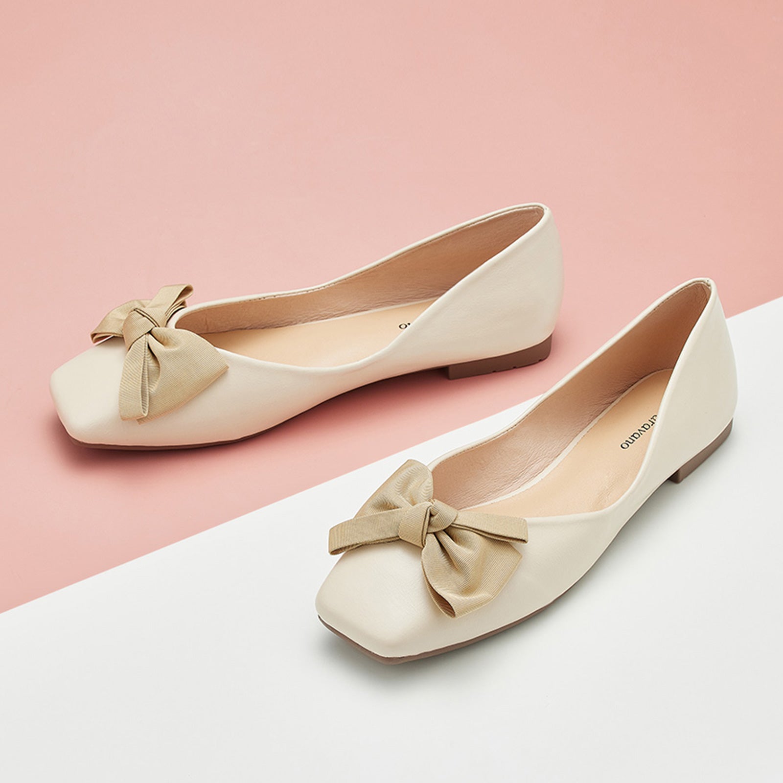  Embrace modern style with these white square-toe flats, featuring a contemporary bowknot detail and crafted from soft leather for a fashionable and comfortable ensemble.