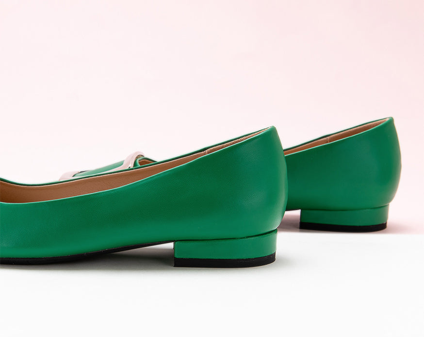 Sophisticated Green Women's Shoes Featuring Trapezoidal Buckles