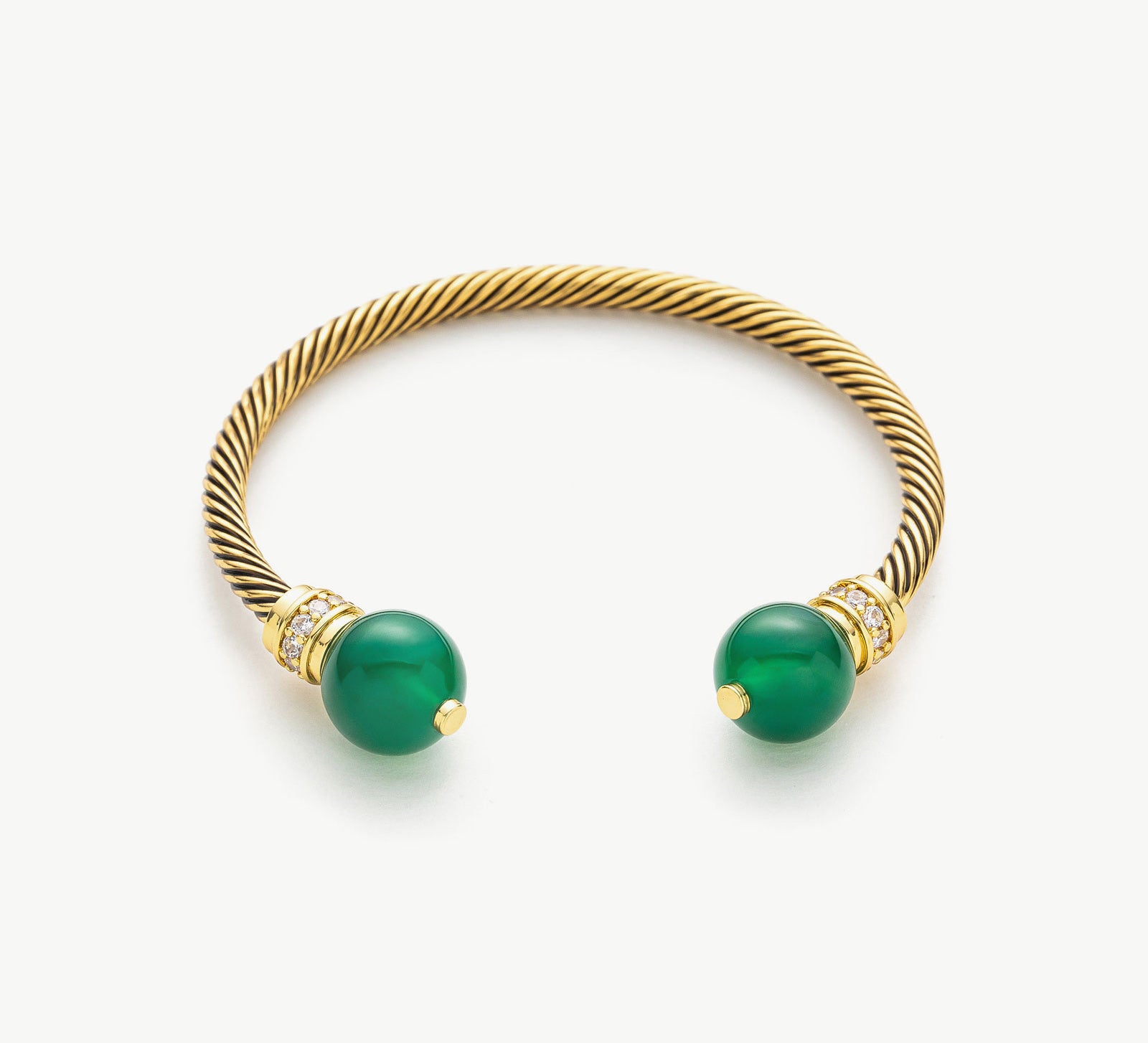 Agate Bracelet in Gold with Green Gemstones, exuding timeless elegance with a vintage-inspired design, this bracelet features luscious green agate gemstones set in a delicate gold setting for a luxurious and refined accessory