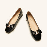 Ballerinas mit Metallschnalle und Schleifendetail (Serena)