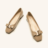 Ballerinas mit Metallschnalle und Schleifendetail (Serena)