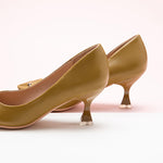 Chic-Straw-Leather-Pumps-Signature-C-Brand
