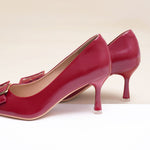 Square Buckled Pumps in Red, a timeless and refined choice for a polished and elegant ensemble