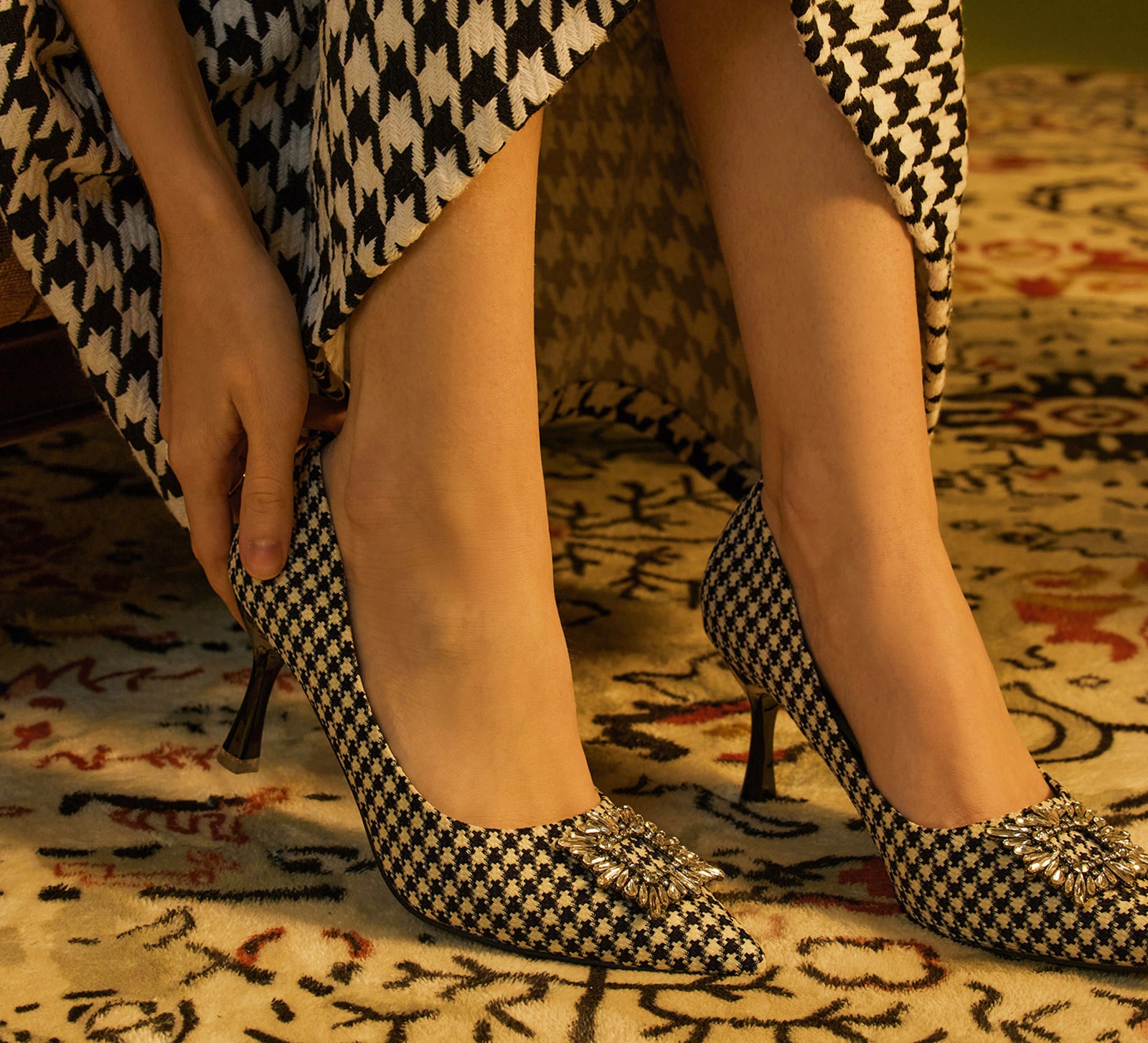 "Classic Charm: Houndstooth Embellished Square Buckle Tweed Pumps, a timeless and sophisticated choice for any occasion.