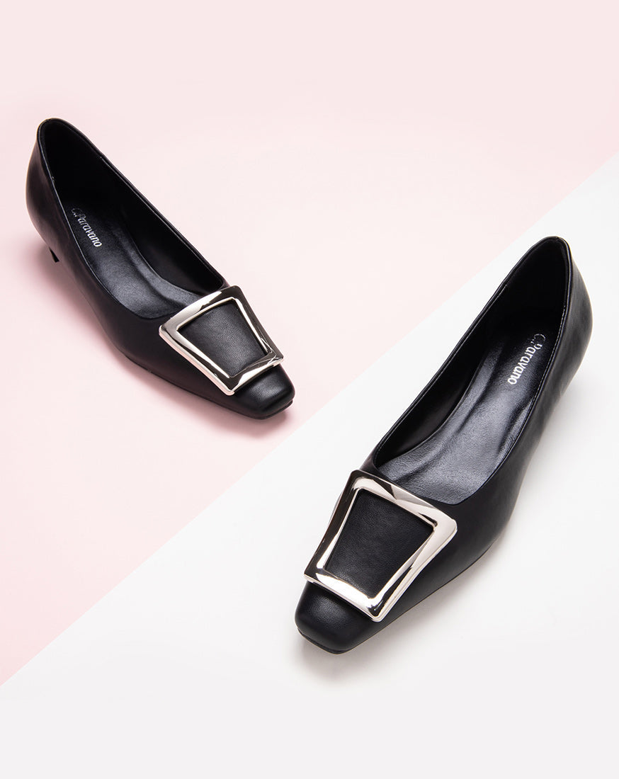 Elegant women's trapezoidal buckle low heels black for stylish occasions