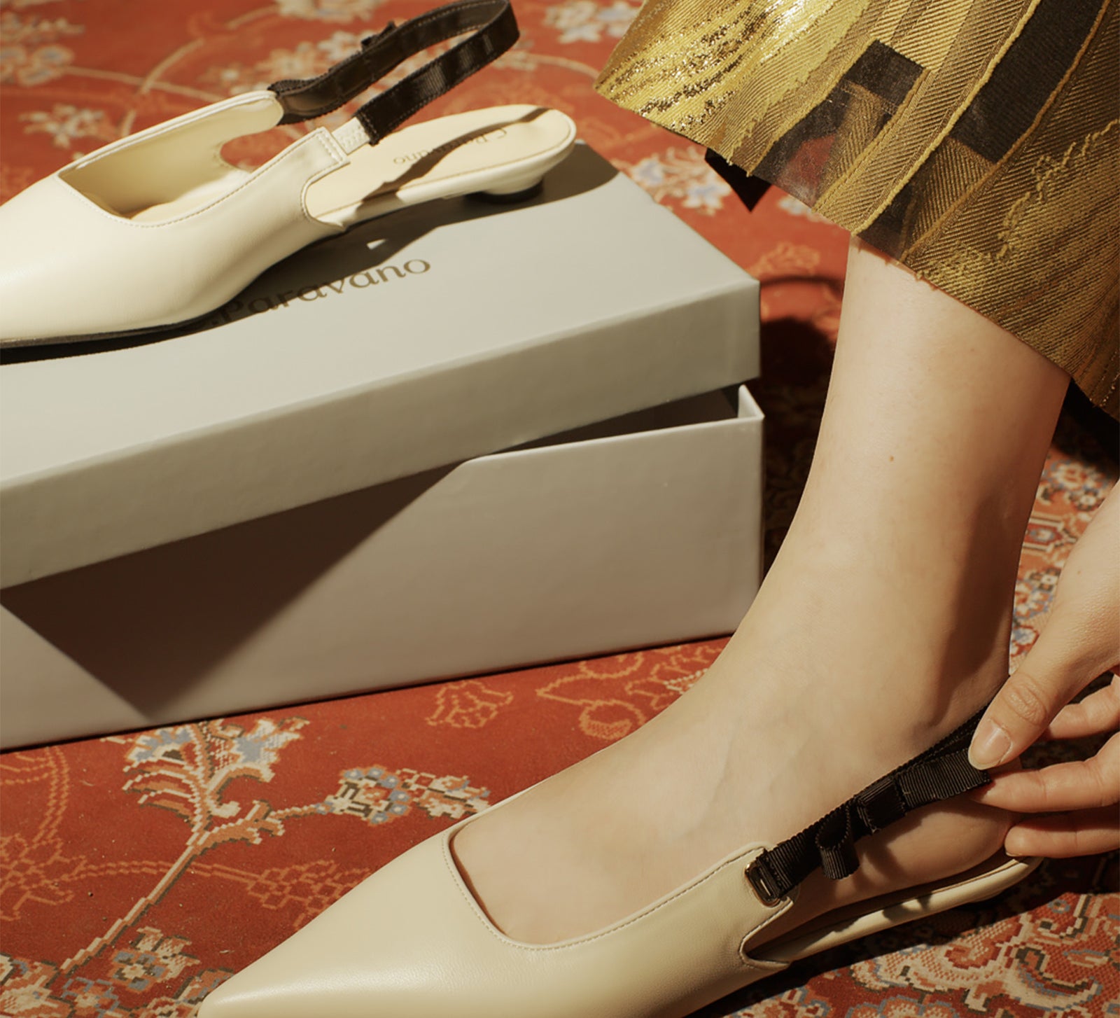 Slingback Flats in White with a Side Bowknot, perfect for a fresh and elegant addition to your footwear collection