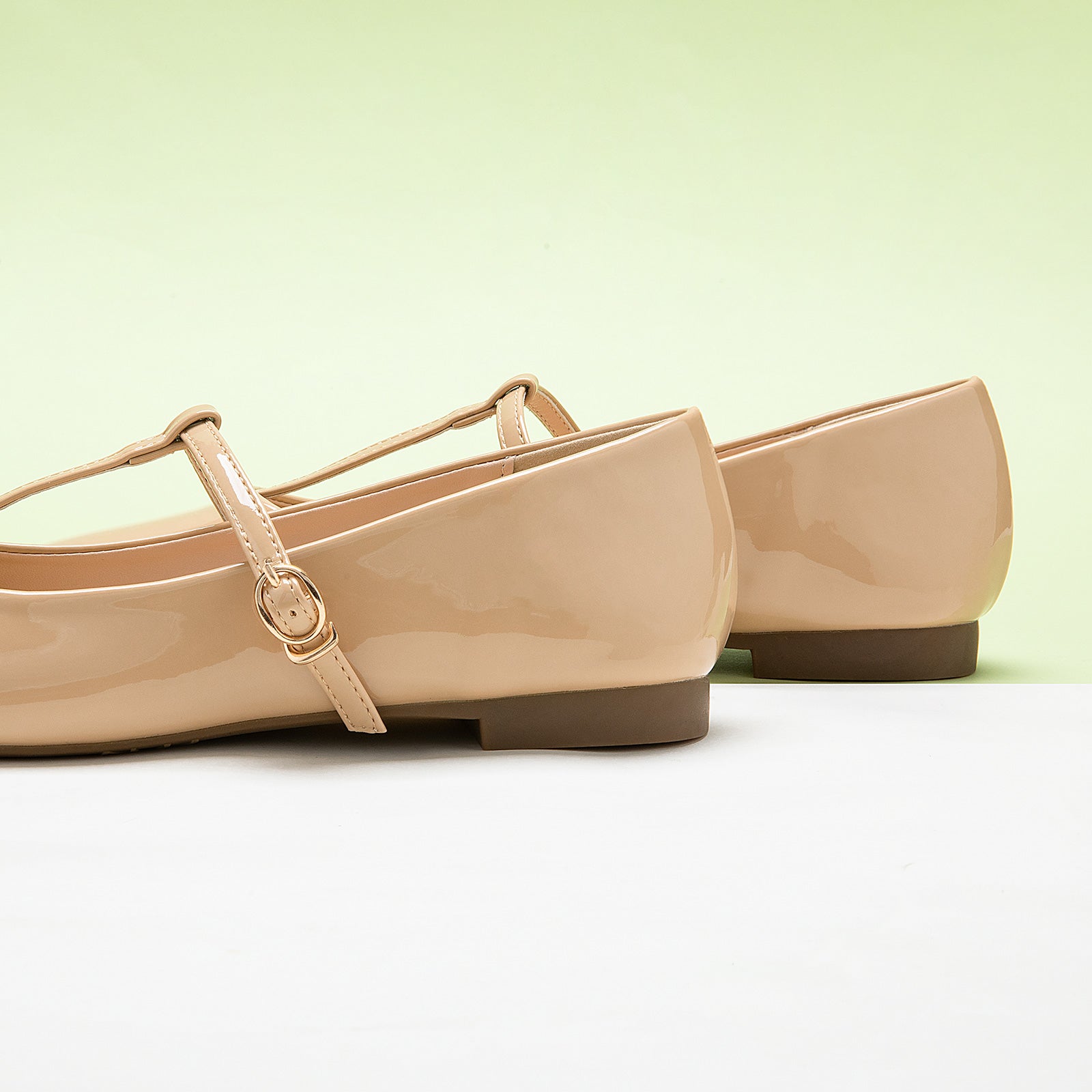 Beige Patent Mary Jane with Crossed Stripes, a perfect blend of comfort and everyday style.