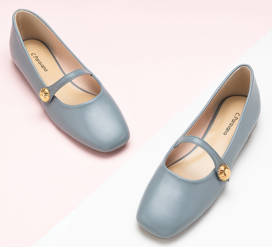 Classic Mary Jane footwear in blue with a stylish single stripe