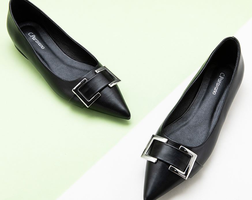 Pointed-toe-flats-with-black-Metal-buckle