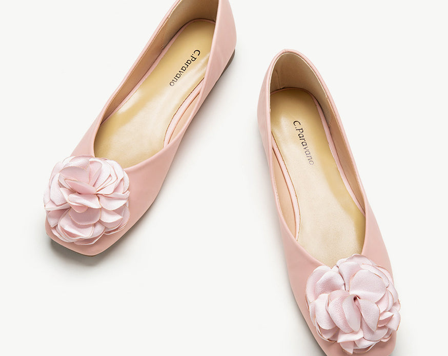    Pretty-in-pink-women_s-flat-ballerina-shoes-for-a-feminine-touch