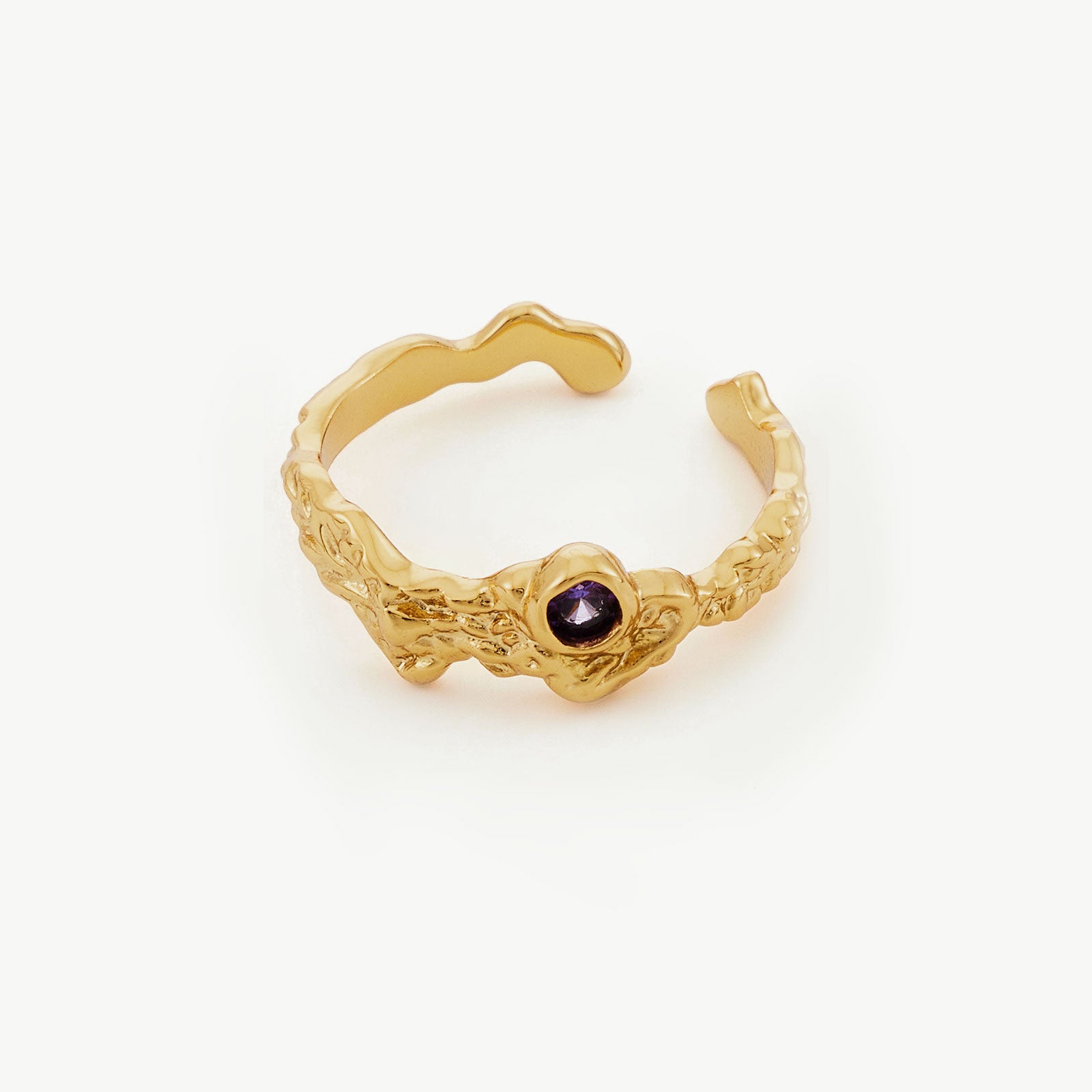 Fine Crystal Open Ring, a radiant and elegant accessory that captures the brilliance of fine crystals.