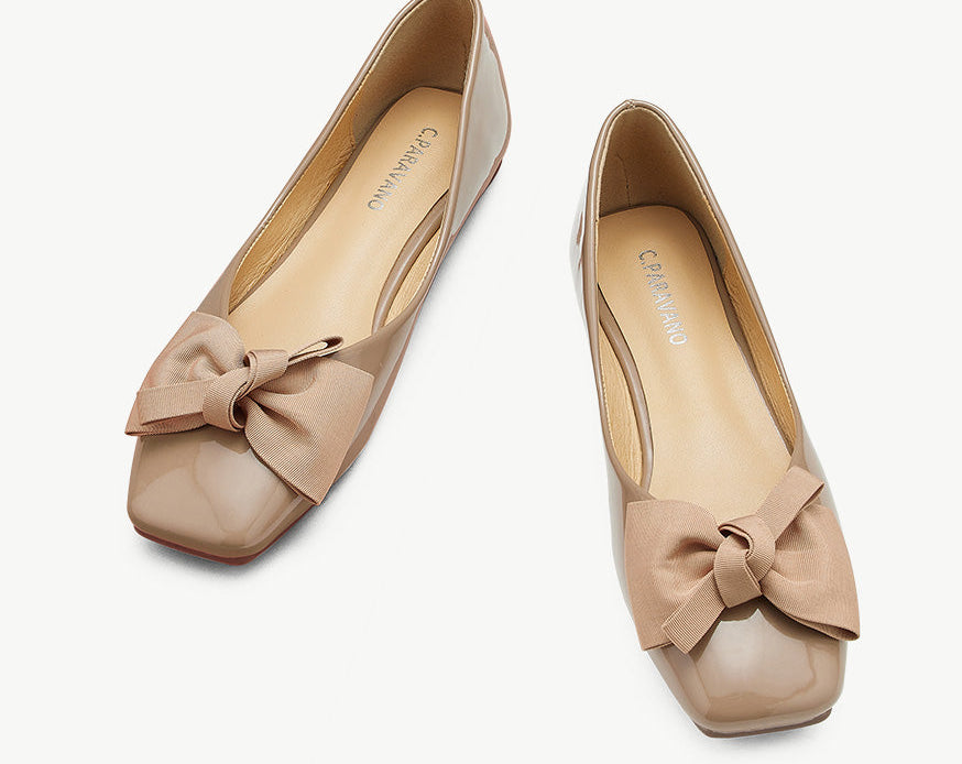 Luxurious satin red bowknot square flats for a touch of elegance.