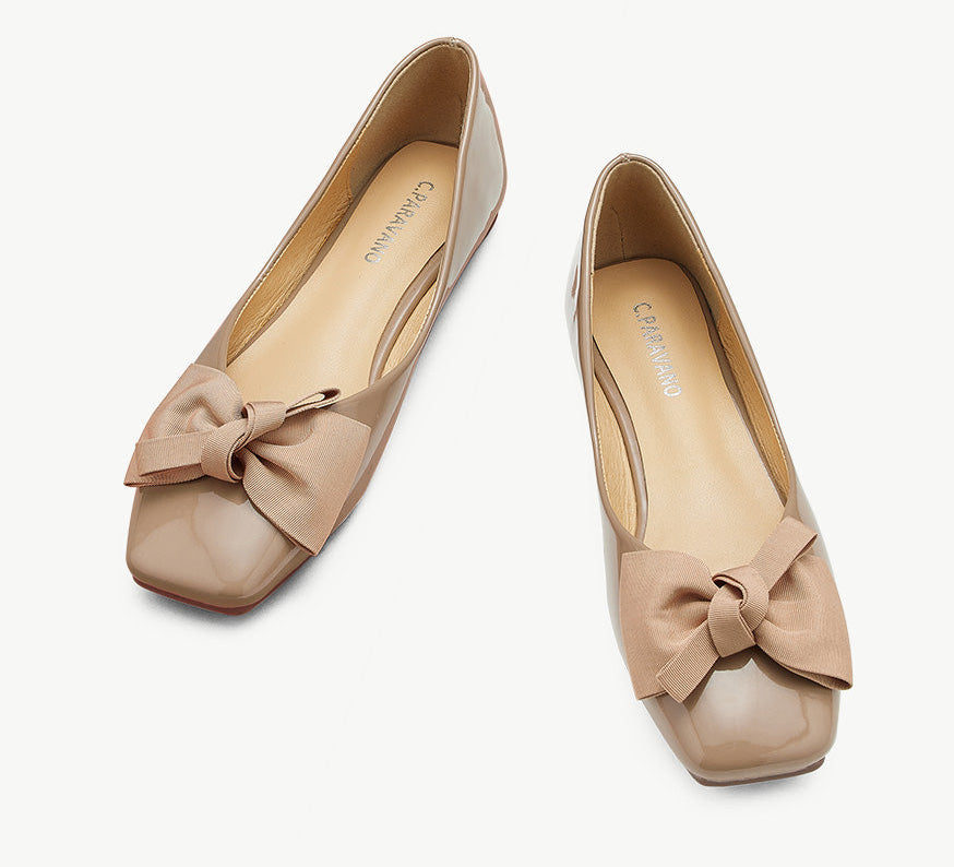 Luxurious satin red bowknot square flats for a touch of elegance.